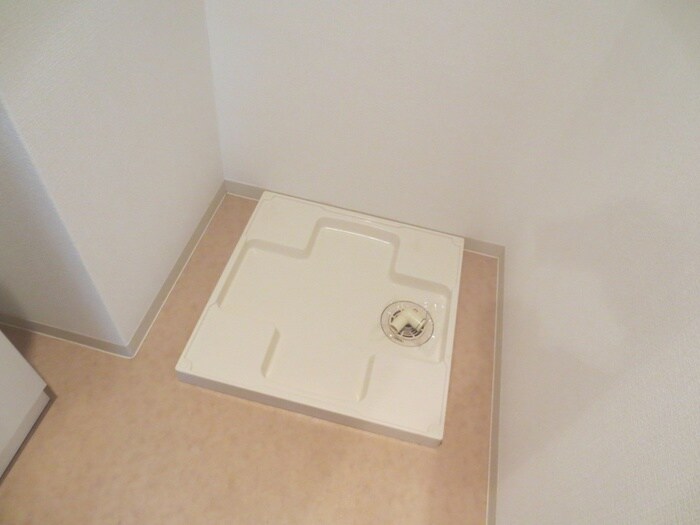 物件内観写真14　(洗濯機置場)