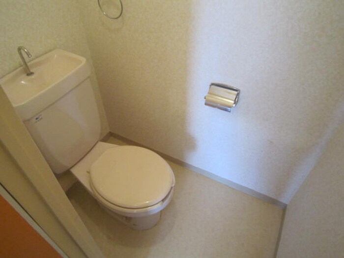 物件内観写真8　(トイレ)