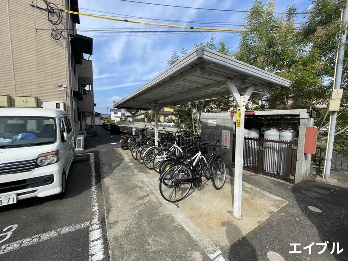 物件外観写真5　(駐輪場)