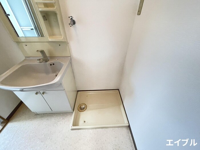 物件内観写真11　(洗濯機置場)