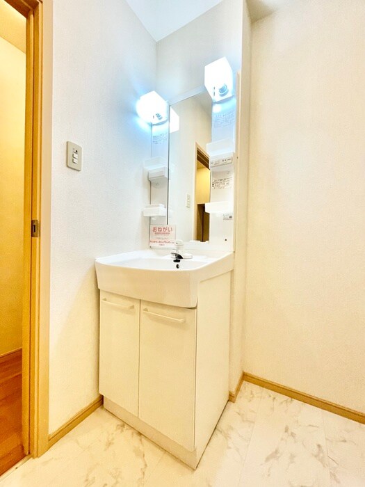 物件内観写真8　(洗面)