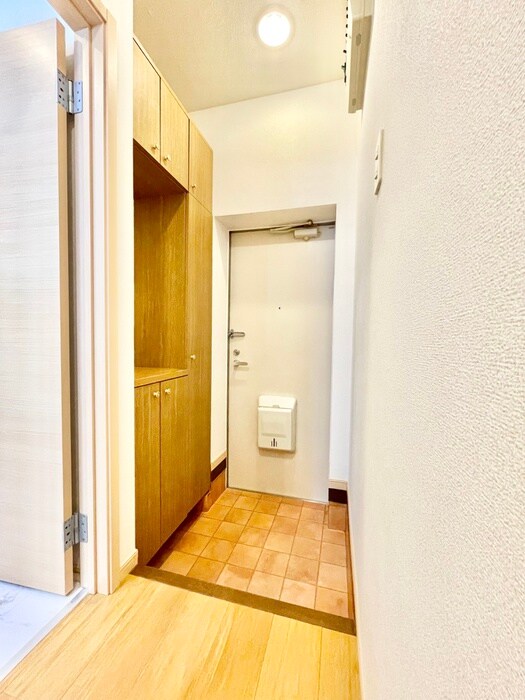 物件内観写真10　(玄関)