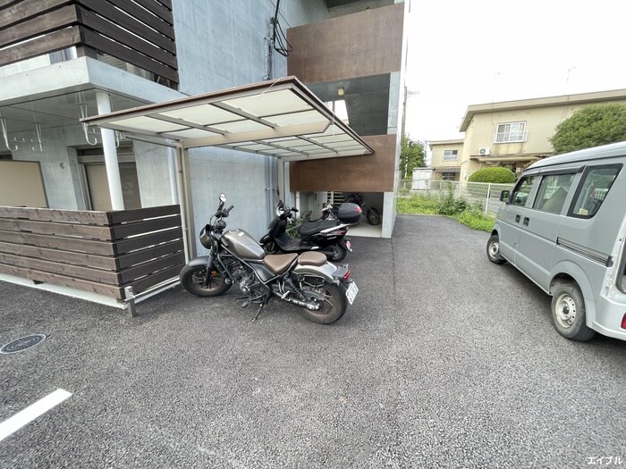 物件外観写真3　(駐輪場)