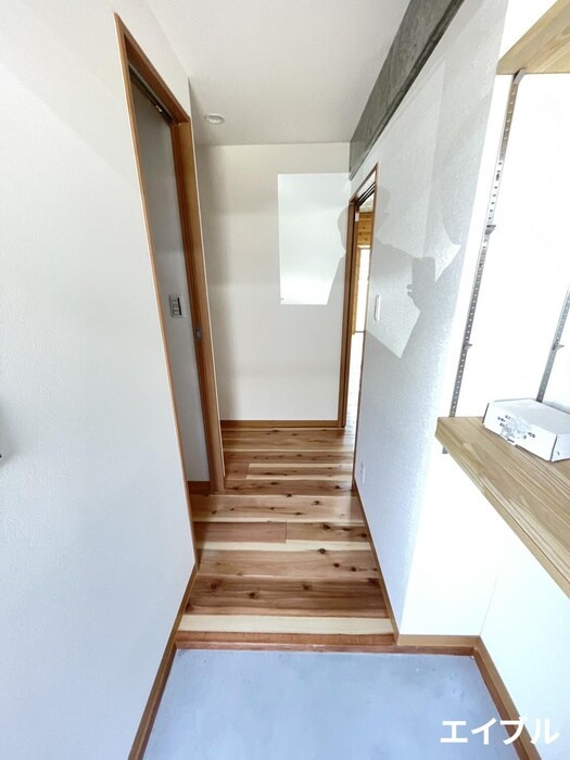 物件内観写真15　(玄関)