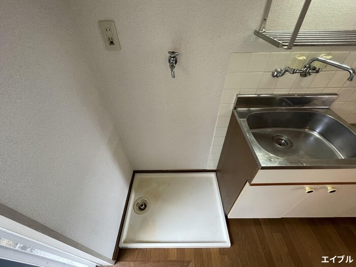 物件内観写真13　(洗濯機置場)