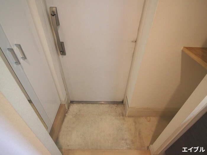 物件内観写真7　(玄関)