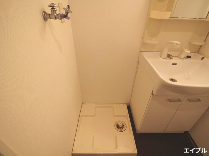 物件内観写真15　(洗濯機置場)