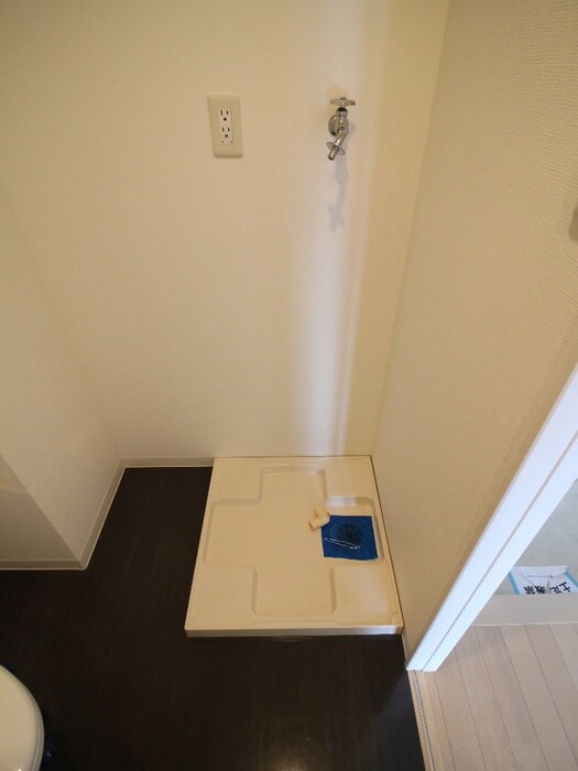 物件内観写真17　(洗濯機置場)