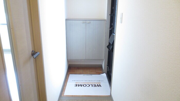 物件内観写真16　(玄関)