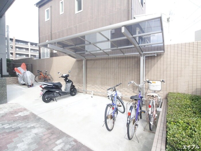 物件外観写真5　(駐輪場)