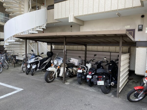 バイク置き場