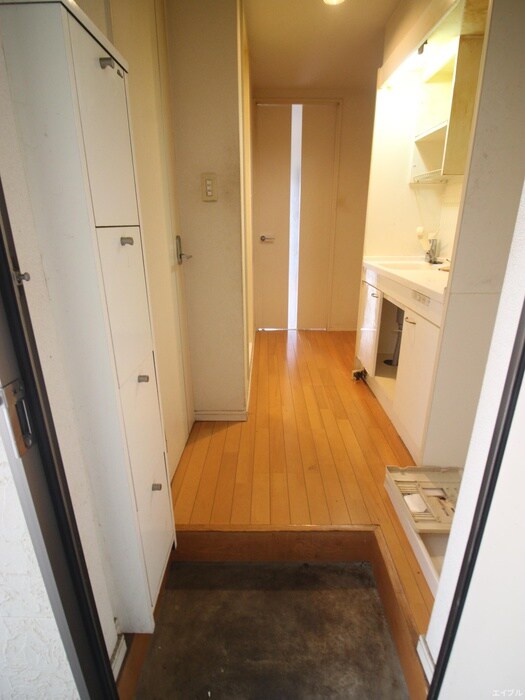 物件内観写真8　(玄関)