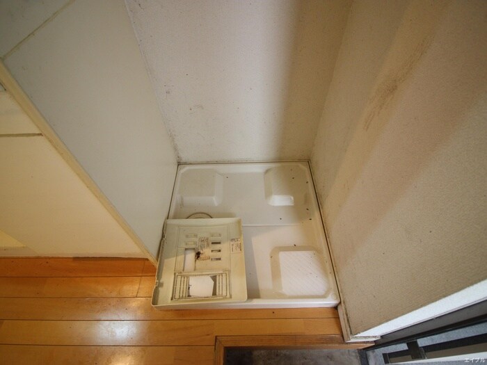 物件内観写真9　(洗濯機置場)