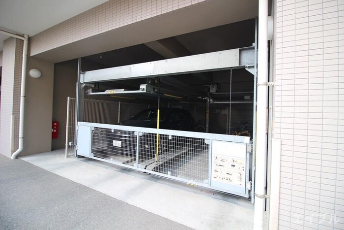 物件外観写真5　(駐車場)