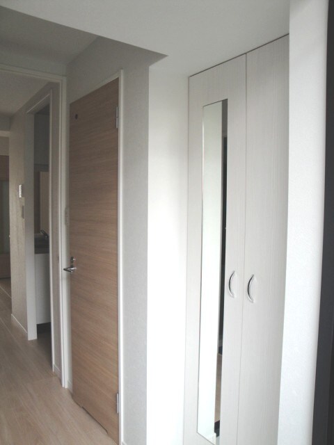 物件内観写真9　(玄関)