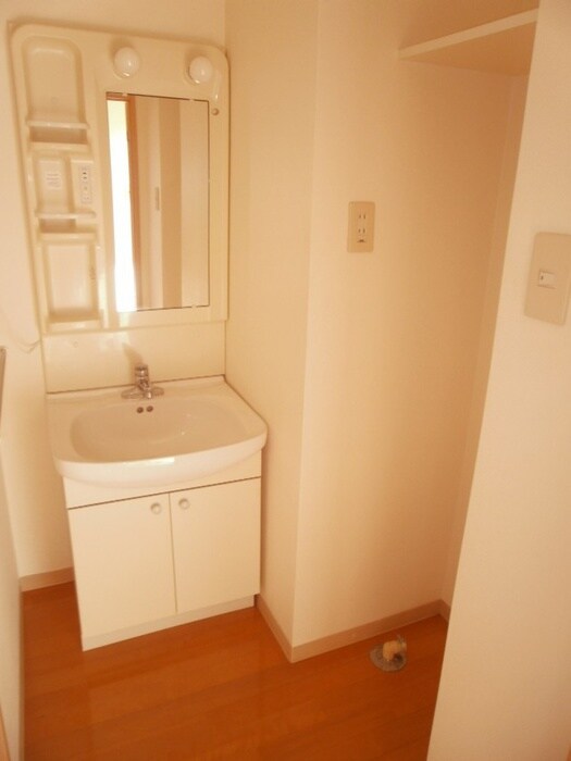 物件内観写真8　(洗面)