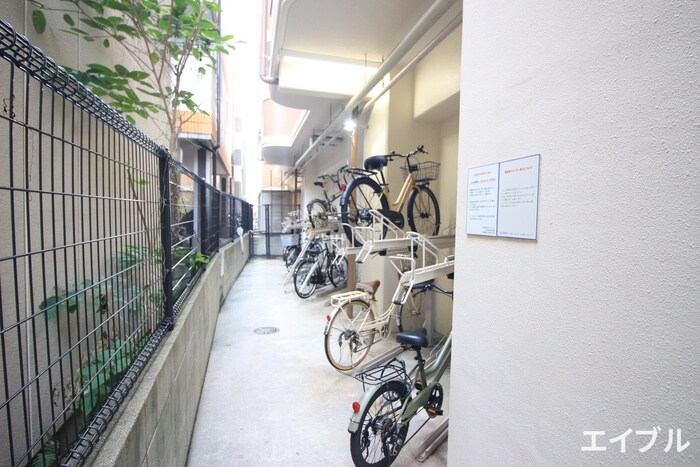 物件外観写真5　(駐輪場)