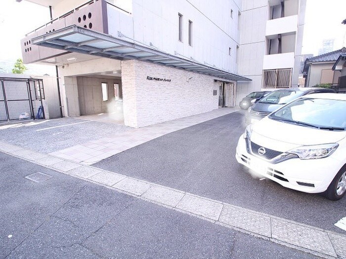 物件外観写真4　(駐車場)