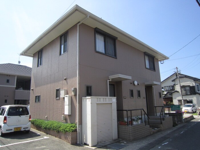 物件外観写真6　(エントランス部分)