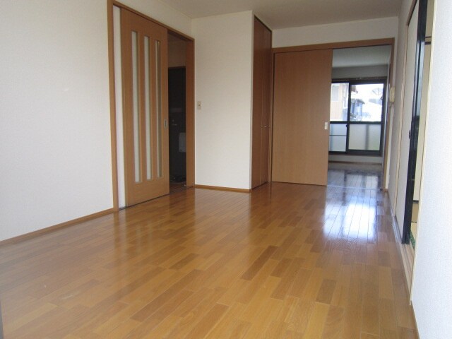 物件内観写真3　(居室)