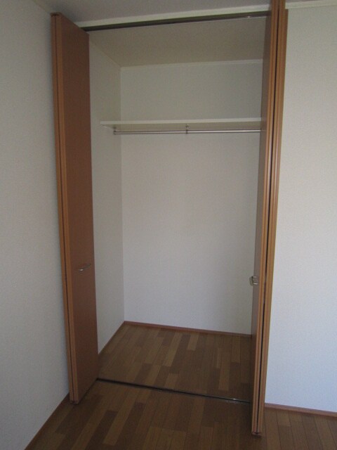 物件内観写真12　(収納)