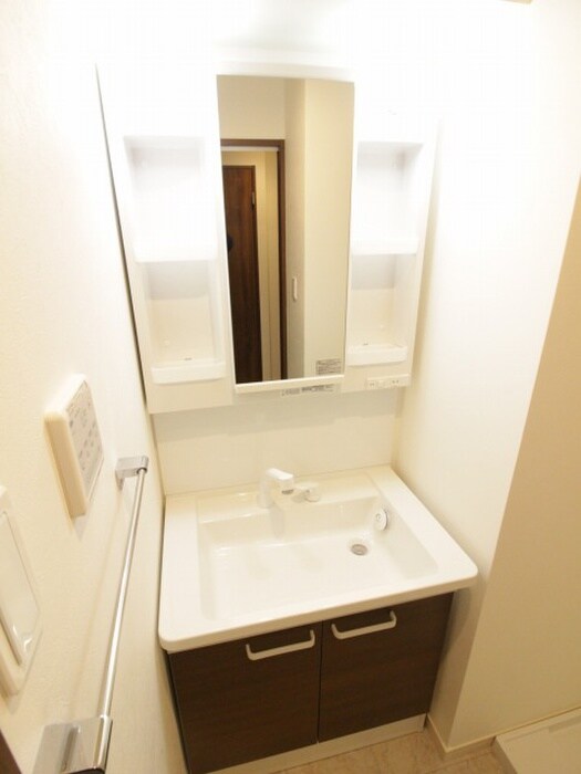 物件内観写真9　(洗面)