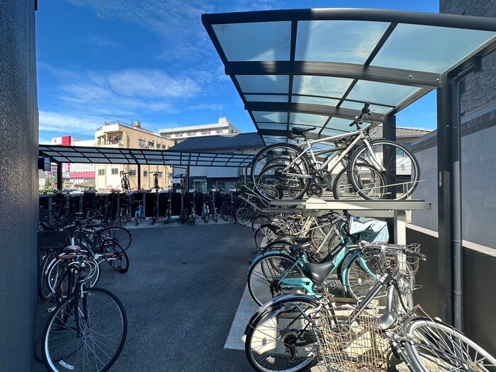 物件外観写真5　(駐輪場)