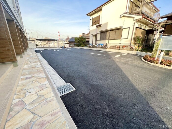 物件外観写真3　(駐車場)