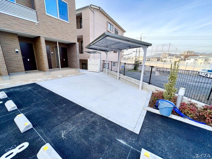 物件外観写真4　(駐輪場)