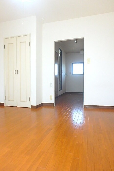 物件内観写真2　(居室)