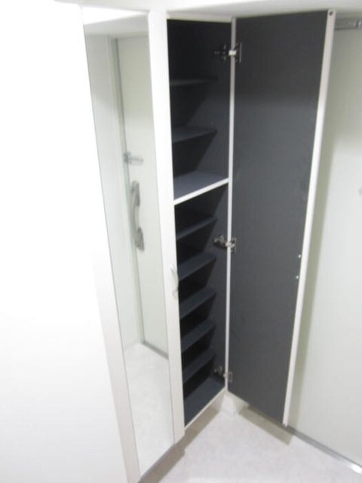 物件内観写真7　(靴箱)