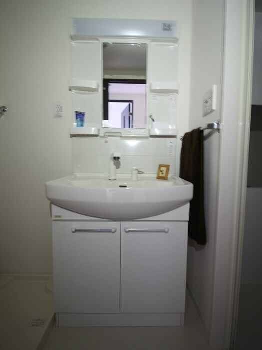 物件内観写真9　(洗面)