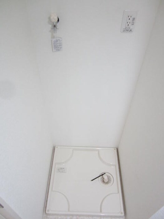 物件内観写真13　(洗濯機置場)