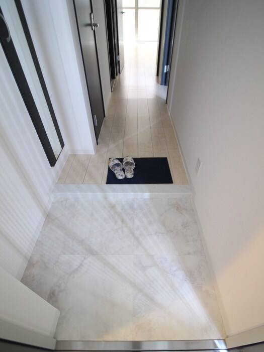 物件内観写真16　(玄関)