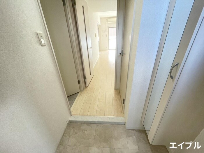 物件内観写真17　(玄関)