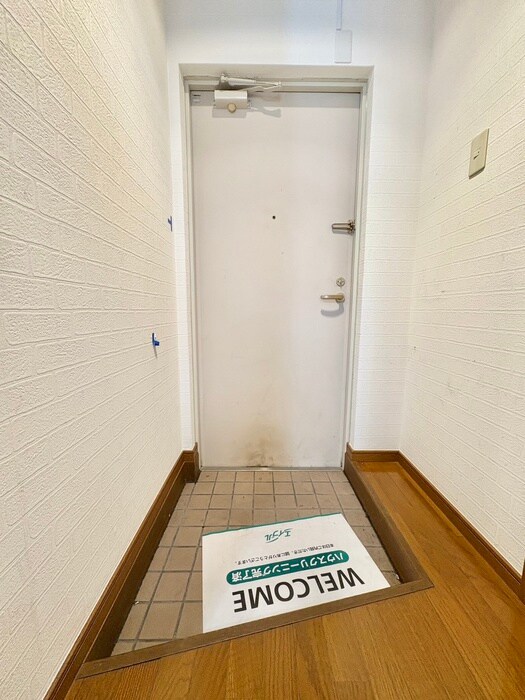 物件内観写真13　(玄関)