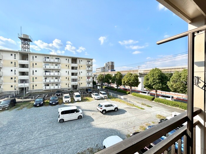 物件内観写真14　(室内からの展望)