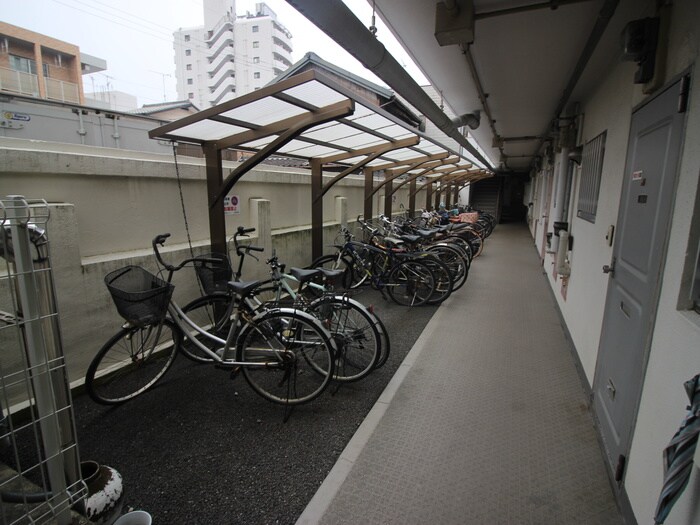 物件外観写真2　(駐輪場)