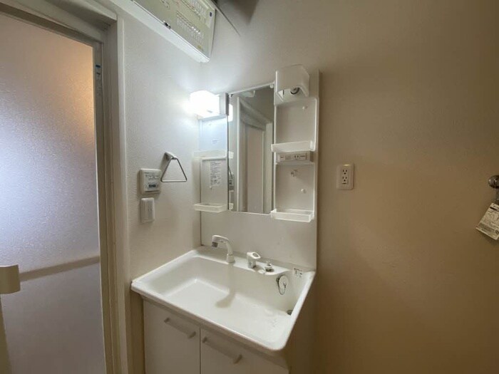 物件内観写真9　(洗面)