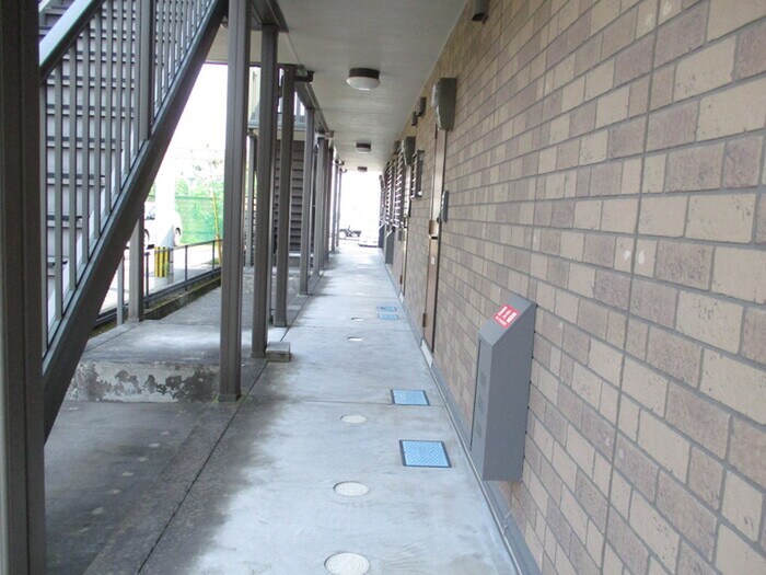 物件外観写真4　(エントランス部分)