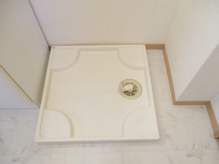 物件内観写真11　(洗濯機置場)