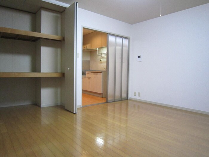 物件内観写真4　(居室)