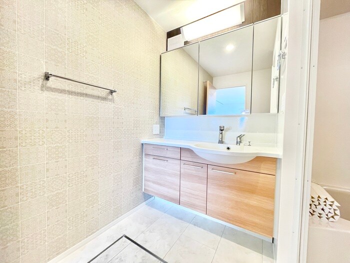 物件内観写真9　(洗面)