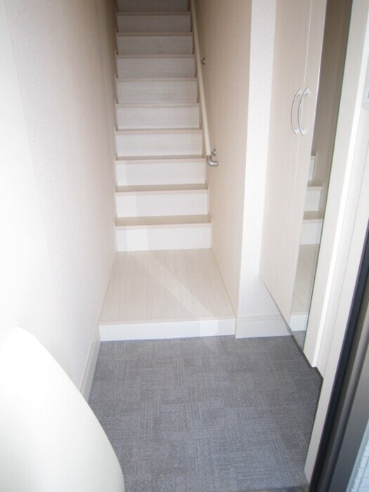 物件内観写真14　(玄関)