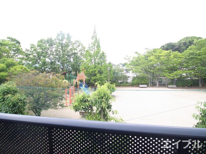 物件内観写真19　(室内からの展望)