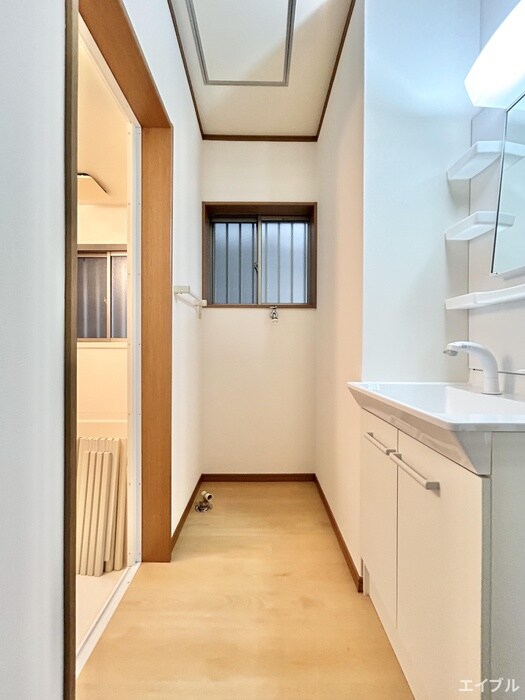 物件内観写真14　(洗濯機置場)