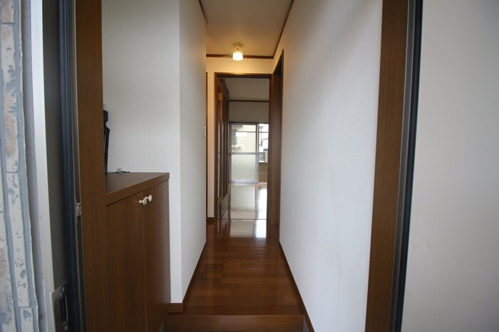 物件内観写真16　(廊下)