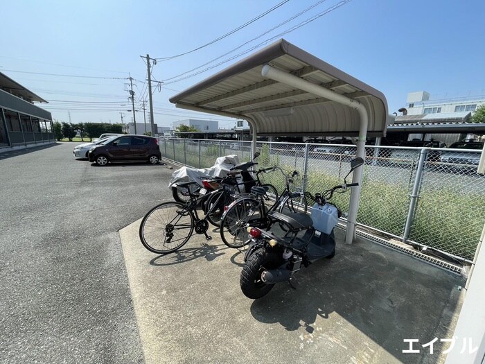 物件外観写真3　(駐輪場)