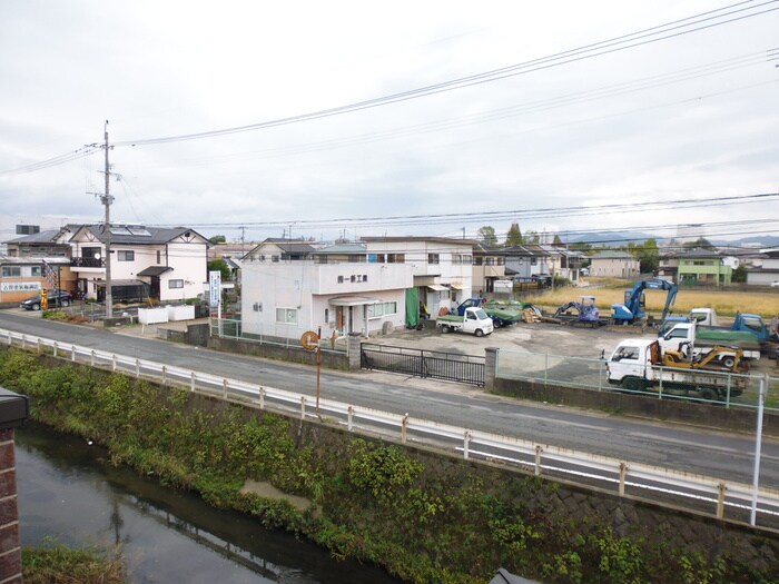 物件内観写真13　(室内からの展望)