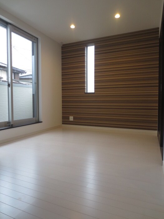 物件内観写真4　(居室)